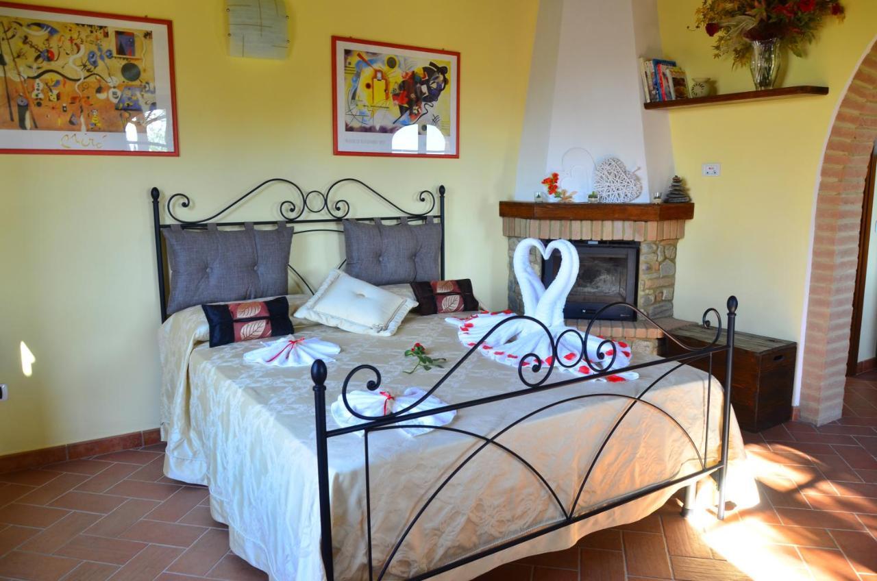 Agriturismo L'Impero サンタ・ルーチェ エクステリア 写真